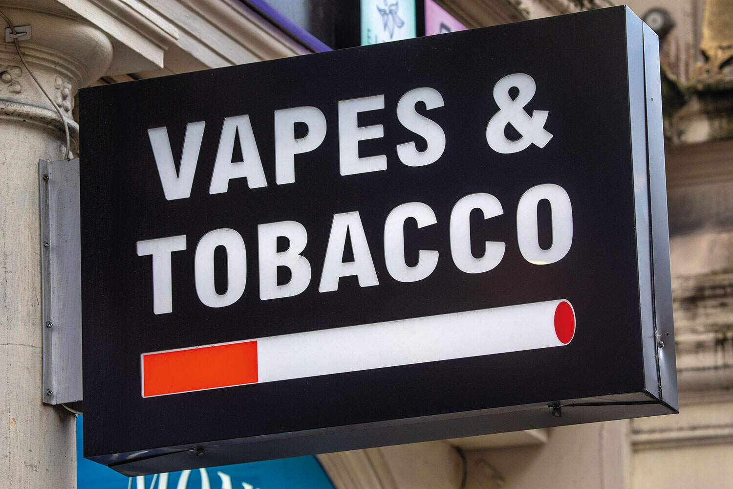 photo of shop sign for ‘Vapes and tobacco’