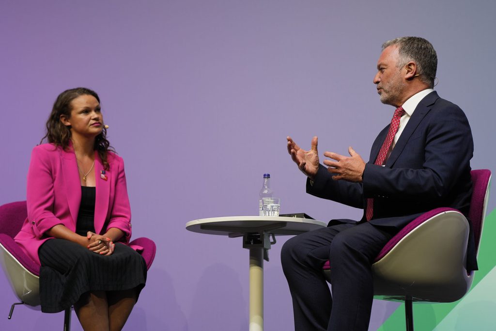 Cllr Bella Sankey, LGA Labour Group Deputy Leader, with
Steve Reed OBE MP, the then Housing, Communities and
Local Government Secretary